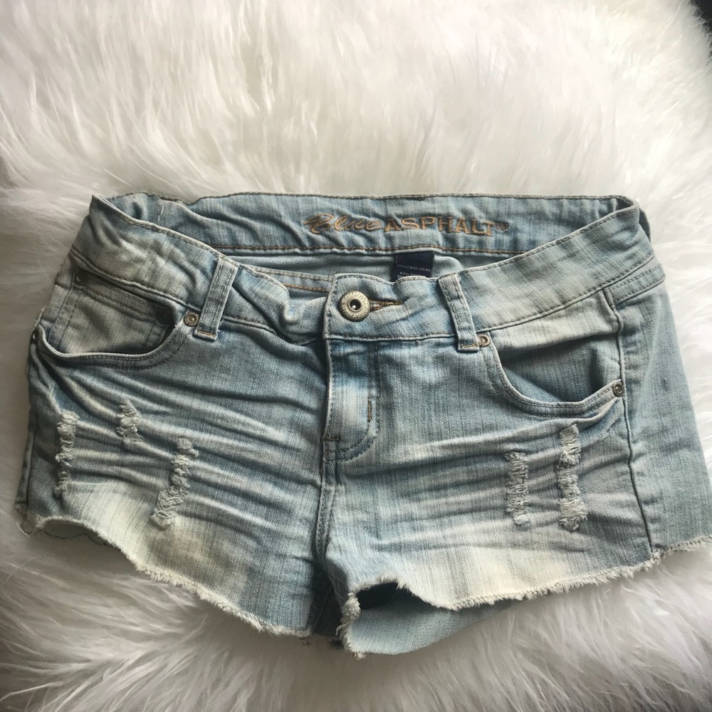 Light washed distressed denim shorts!